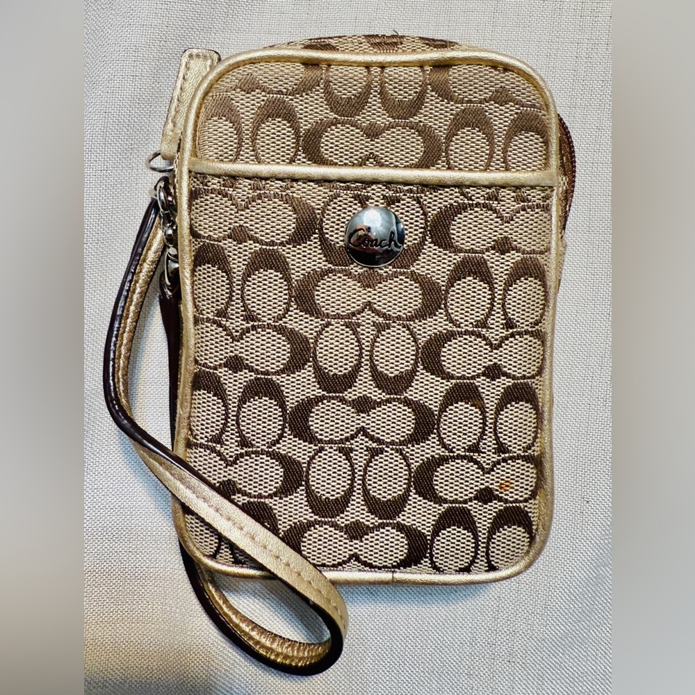 EUC Coach Tan Wristlet Bag